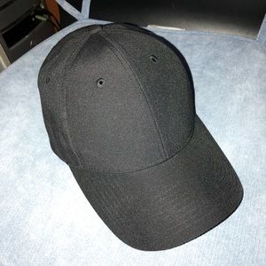 Aritzia Black Cap - Jaleh Hat